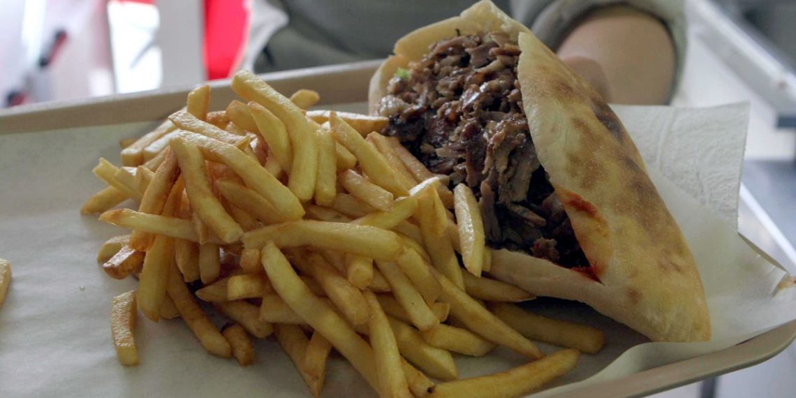 Nantes : Arrêtés alors qu’ils allaient catapulter des kebabs pour des détenus de la prison