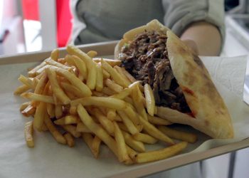 Nantes : Arrêtés alors qu’ils allaient catapulter des kebabs pour des détenus de la prison