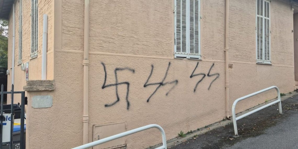 Antibes : Le local de la CGT tagué de croix gammées et d’inscriptions antisémites, une plainte déposée