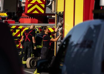 Lot : Des pompiers sauvent un chien bloqué sur une falaise