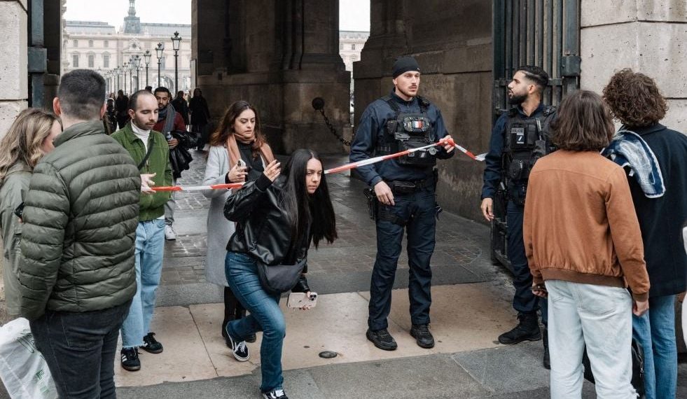 Cambriolage au Louvre : Le musée restera fermé lundi après le vol des bijoux
