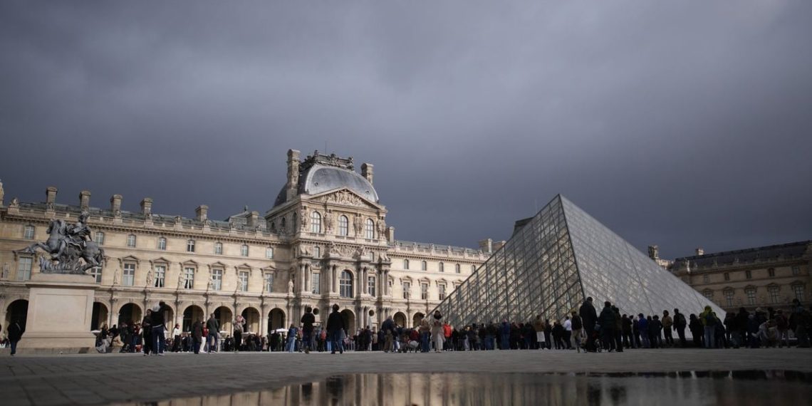 Cambriolage du Louvre : Cinq nouvelles arrestations, annonce la procureure