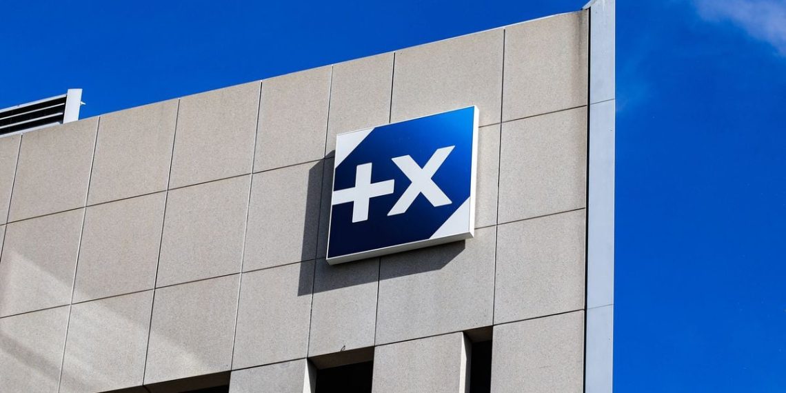 Gers : Une voiture s’encastre dans la devanture d’une banque après un refus de priorité