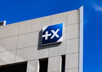 Gers : Une voiture s’encastre dans la devanture d’une banque après un refus de priorité