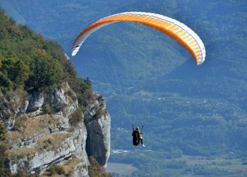 Haute-Savoie : Un parapentiste finit polytraumatisé après un accident de vol