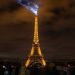 Paris : Comment un homme a-t-il pu rester toute la nuit sur la tour Eiffel ?