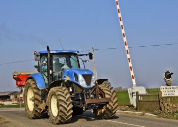 Lozère : Un distributeur de billets braqué… avec un tracteur volé