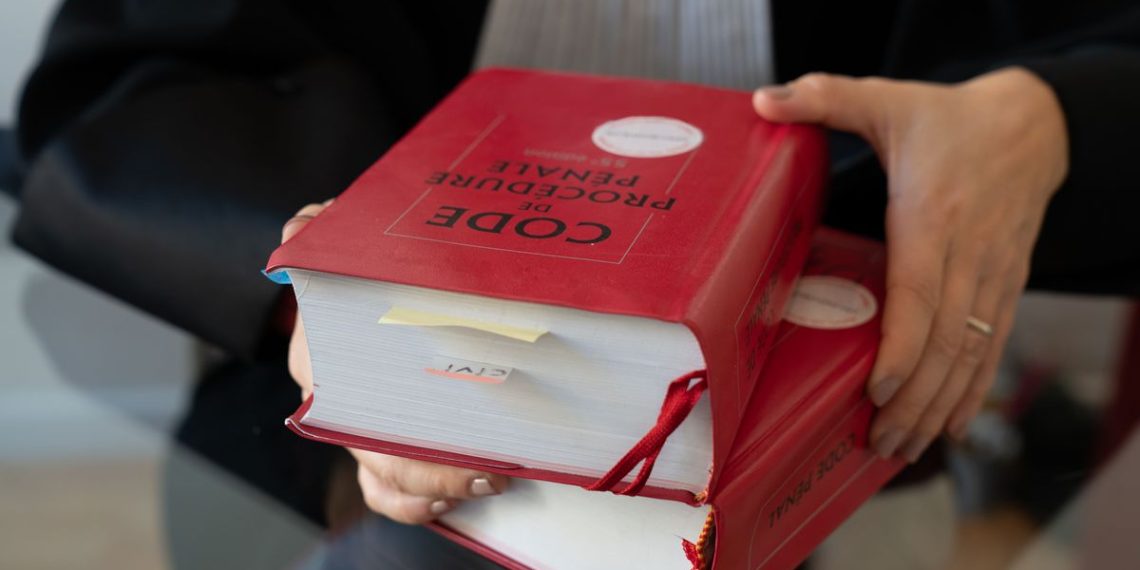 Puy-de-Dôme : Un sans-abri frappe un vigile, il écope de neuf mois de prison ferme