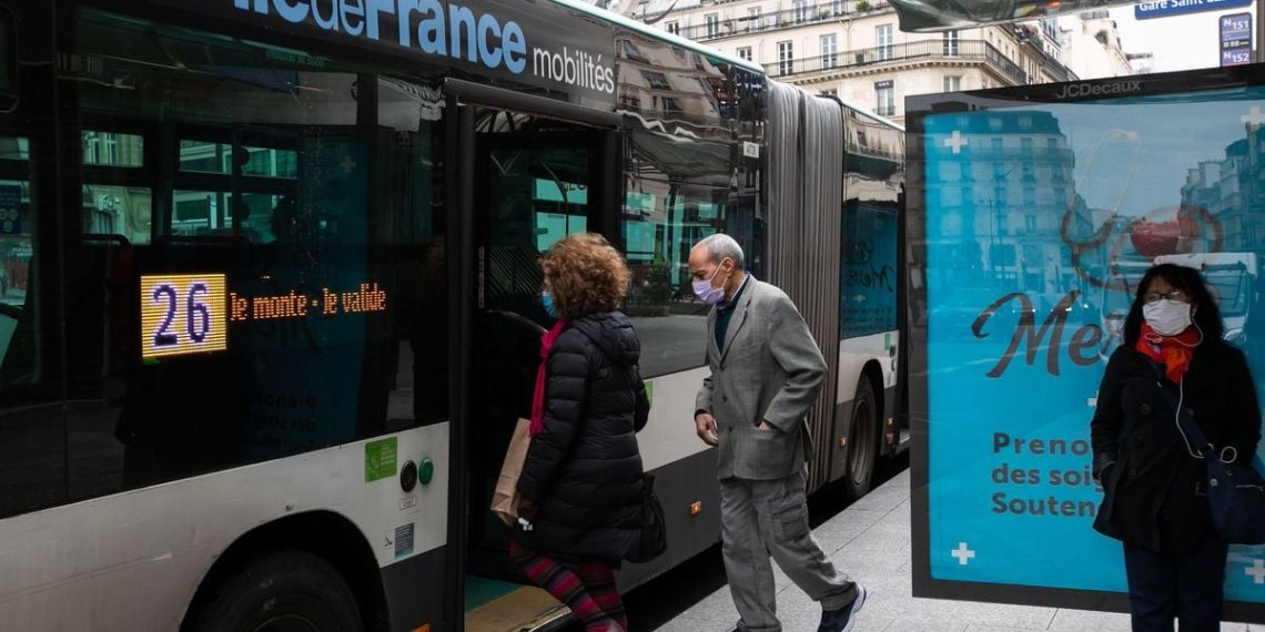 Seine-Saint-Denis : Un bébé de 6 mois oublié par son père dans un bus