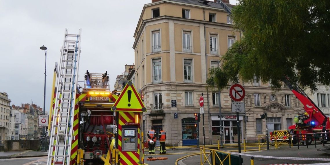 Rennes : Impressionnant déploiement de pompiers pour un incendie dans le centre-ville