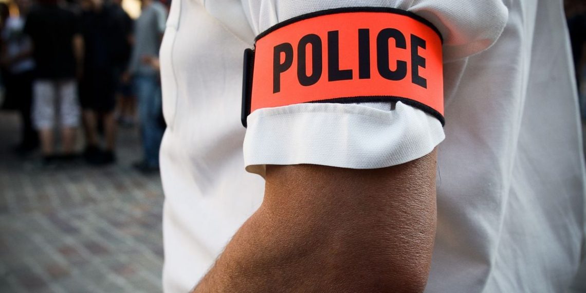 Puy-de-Dôme : Le faux policier qui sévissait à Clermont-Ferrand pris en flagrant délit