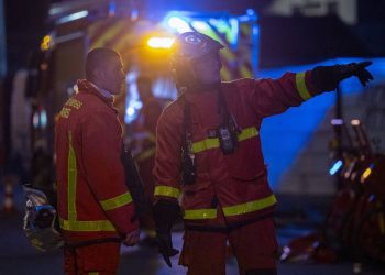 Saint-Denis : Un collège frappé par un violent incendie, la rentrée pourrait être menacée