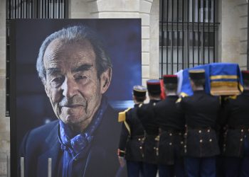 Badinter au Panthéon, censure contre von der Leyen, assises de l’IA… Les 4 infos dont vous allez entendre parler demain