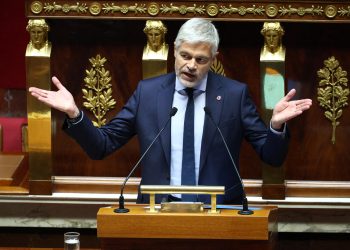 Réforme de retraites : les députés LR assiégés par la droite