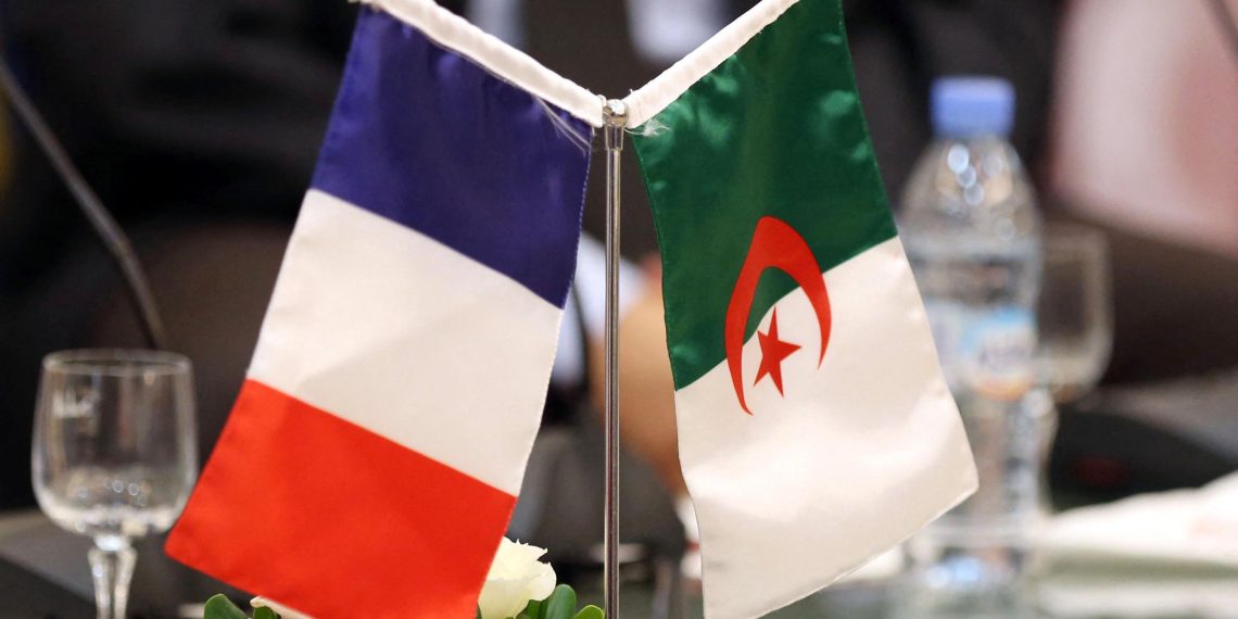 Deux milliards d’euros par an : Charles Rodwell lève le voile sur le coût caché de l’accord franco-algérien de 1968