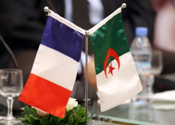 Deux milliards d’euros par an : Charles Rodwell lève le voile sur le coût caché de l’accord franco-algérien de 1968