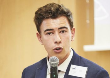 Addiction aux écrans : «Rien ne nous sera épargné par la Silicon Valley»