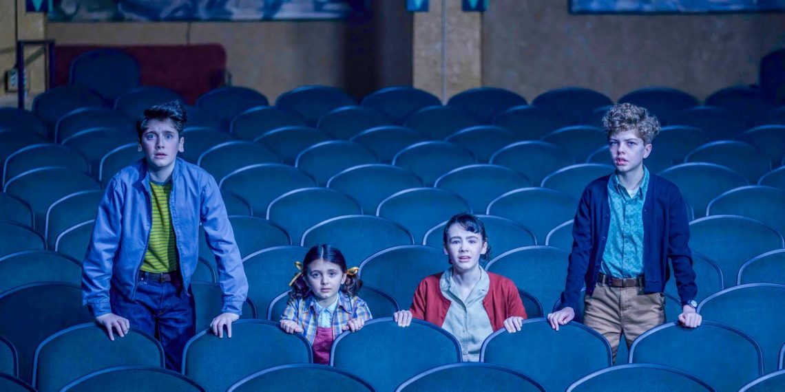 «Ça : Bienvenue à Derry» : l’horreur a un visage d’enfant… et un rire de clown