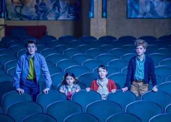 «Ça : Bienvenue à Derry» : l’horreur a un visage d’enfant… et un rire de clown