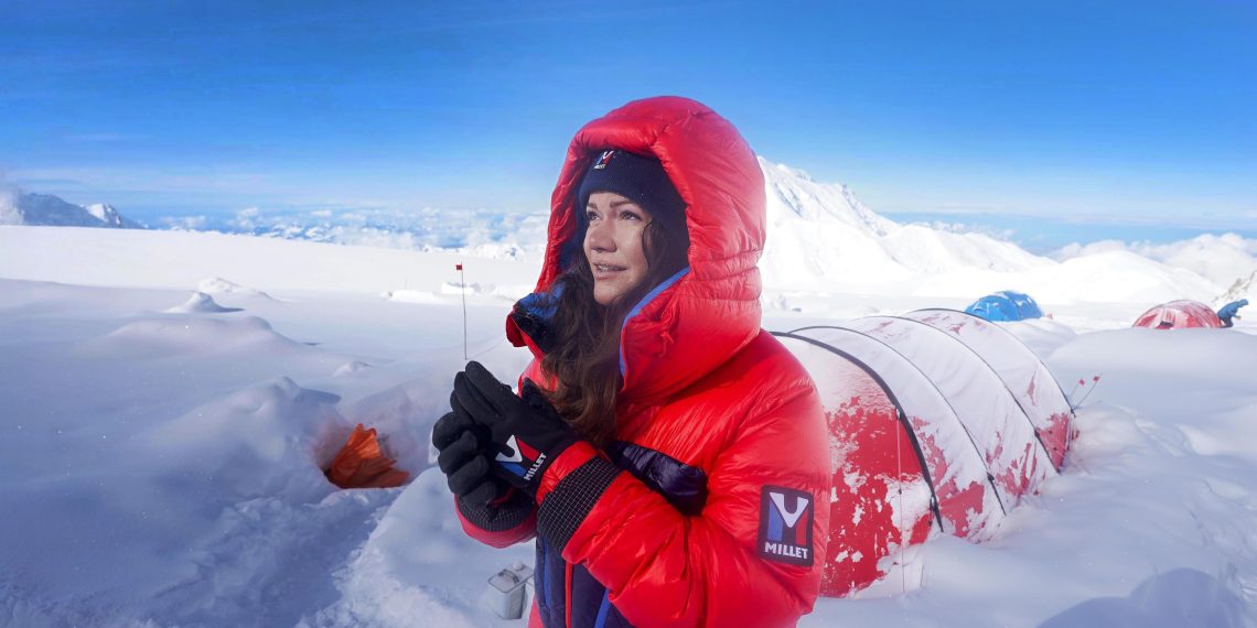 Alpinisme : la quête paternelle de Constance Schaerer, plus jeune Française à gravir l’Everest