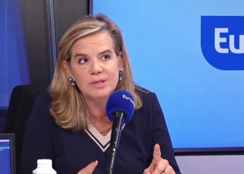 Nicolas Sarkozy insulté durant sa première nuit en prison : «Je suis choquée de voir ces vidéos», dénonce Gabrielle Cluzel