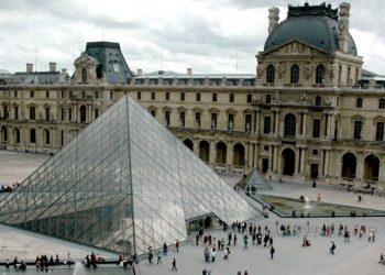 Une semaine après le vol de bijoux au Louvre, les directeurs de musées s’inquiètent pour la sécurité de leurs collections