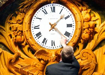 Passage à l’heure d’hiver : une heure de sommeil gagnée… mais un moral en berne