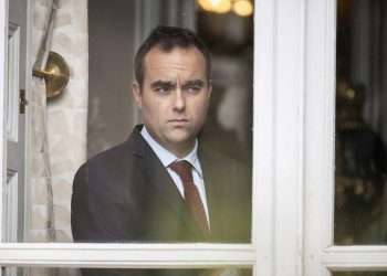 Sébastien Lecornu désarme… et place les députés en joue