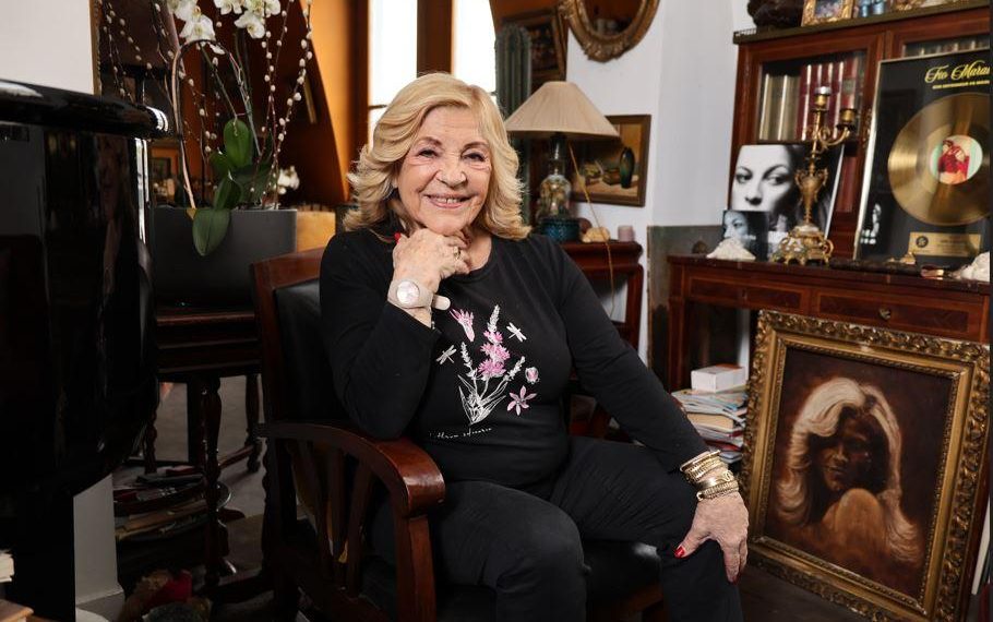 Nicoletta : la chanteuse bleu, blanc, blues