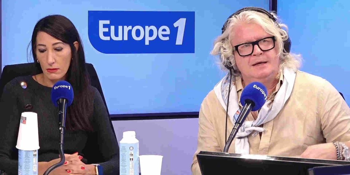 «Je me suis mis à pleurer» : Pierre-Jean Chalençon revient sur sa réaction au braquage du Louvre et sur sa vidéo à plus de 16 millions de vues