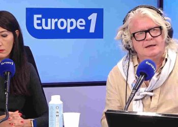 «Je me suis mis à pleurer» : Pierre-Jean Chalençon revient sur sa réaction au braquage du Louvre et sur sa vidéo à plus de 16 millions de vues