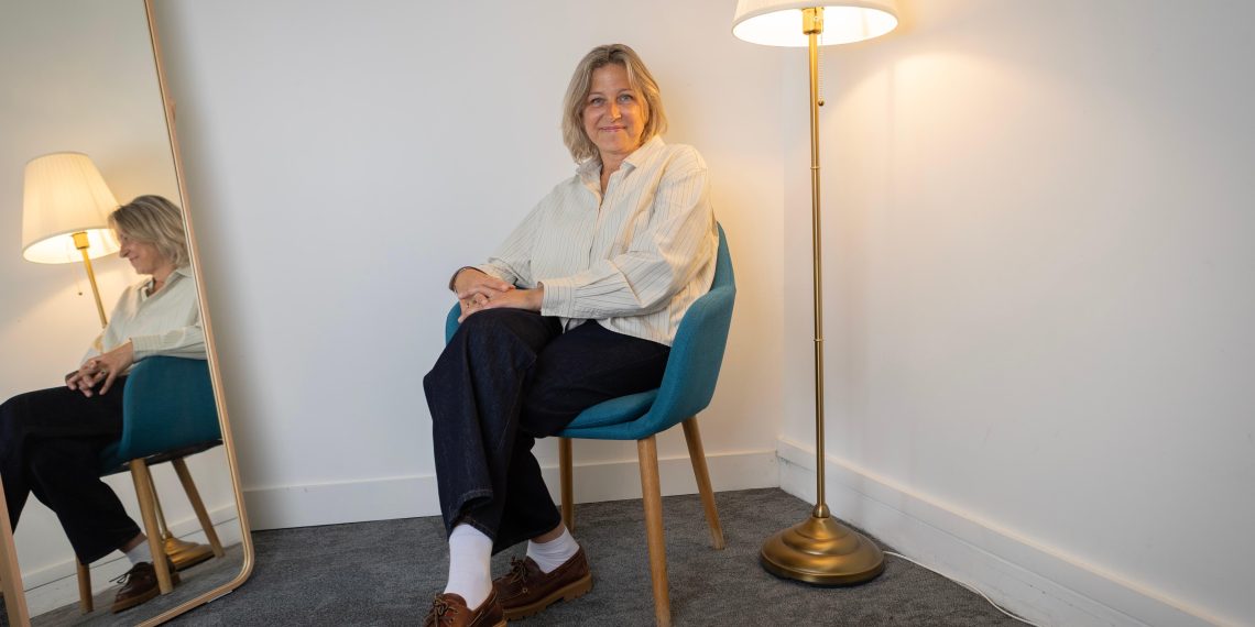 «Notre psychiatrie est rétrograde» : Sabrina Philippe explore les maux de l’âme dans un roman saisissant