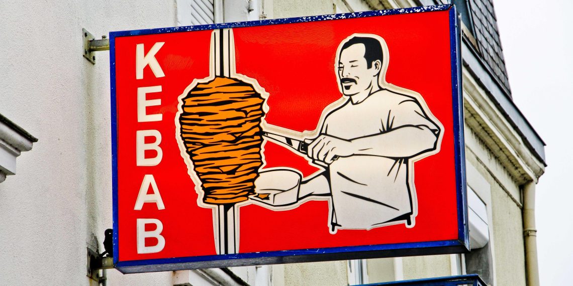 Kebabs, bars à chichas, barber shops… La police alerte sur un blanchiment d’argent organisé