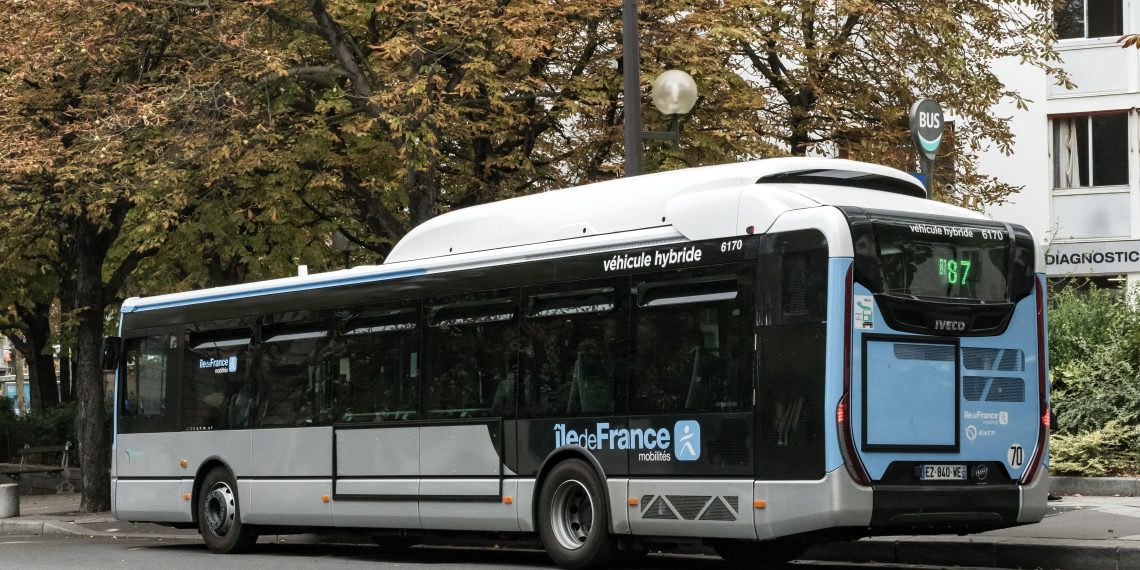 «Tous les juifs de Créteil, on va les tuer» : une femme agressée dans un bus dans le Val-de-Marne