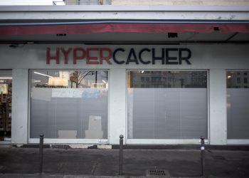 Paris : un tag antisémite découvert devant l’Hypercacher de la porte de Vincennes, dix ans après la prise d’otage