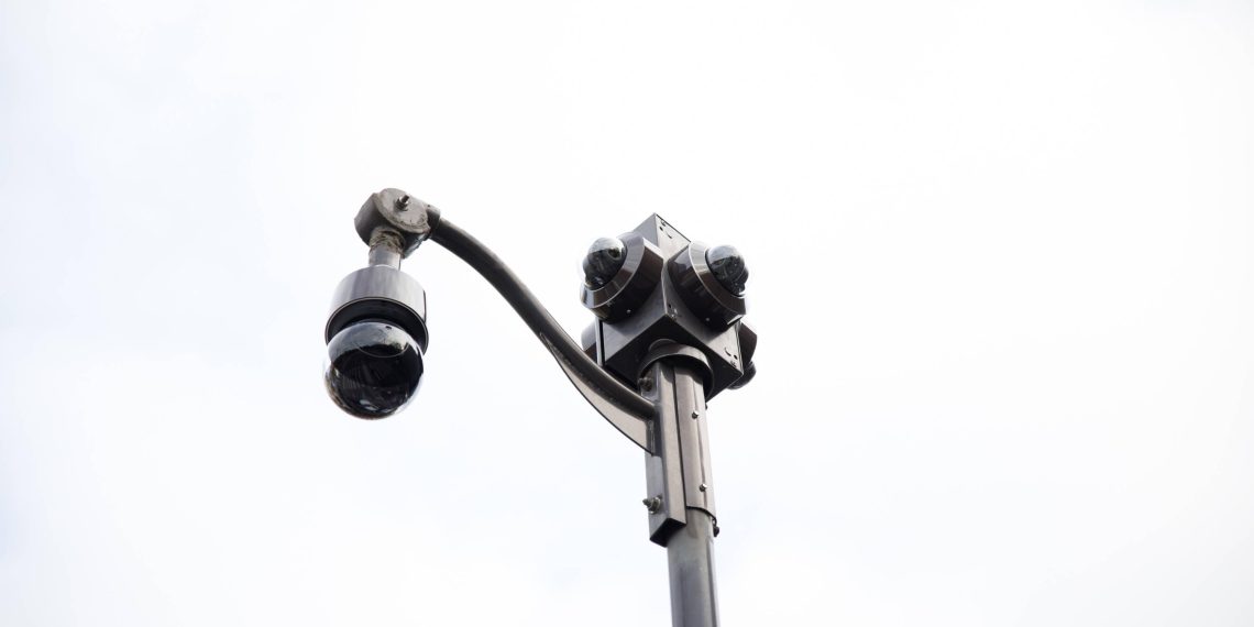 Cambriolage du Louvre : la Fédération française de la sécurité privée propose d’assouplir la réglementation sur la vidéosurveillance