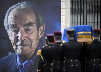 Bagneux : la tombe de Robert Badinter profanée quelques heures avant son entrée au Panthéon