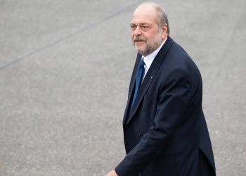 «Quelques rats quittent le navire» : Dupond-Moretti défend Macron face aux critiques