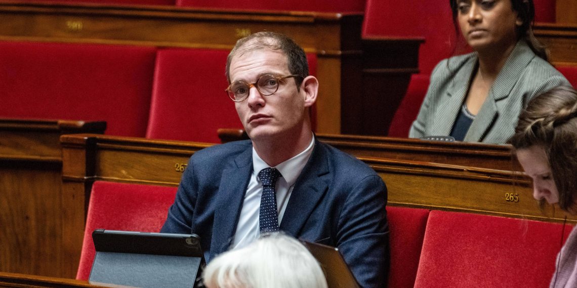 «La Macronie creuse encore» : la danse filmée du député Pierre Cazeneuve contre le RN fait polémique