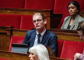 «La Macronie creuse encore» : la danse filmée du député Pierre Cazeneuve contre le RN fait polémique