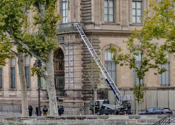 Cambriolage du Louvre : la publicité sarcastique de l’entreprise allemande ayant fabriqué le monte-charge
