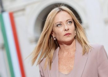 Baisse d’impôts, défense de la famille et lutte contre l’immigration clandestine : la stratégie gagnante de Meloni pour l’Italie