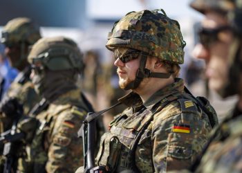 Réarmement : l’Allemagne envisage d’instaurer un tirage au sort pour relancer son service militaire