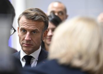 «Il a un problème de psyché, il est dingue» : la charge du député Richard Ramos contre Macron