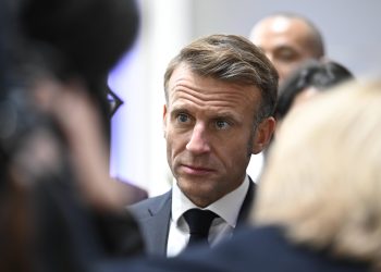 Démission, dissolution… Quelles options s’offrent à Emmanuel Macron pour sortir de la crise