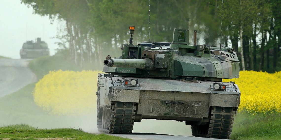 INFO EUROPE 1 – Mulhouse : un convoi de chars Leclerc survolé par un drone