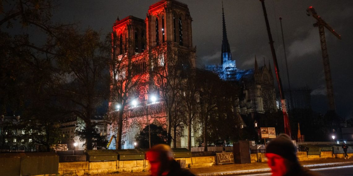 Notre-Dame, le Sacré-Cœur… Pourquoi ces monuments s’illumineront-ils en rouge mercredi ?