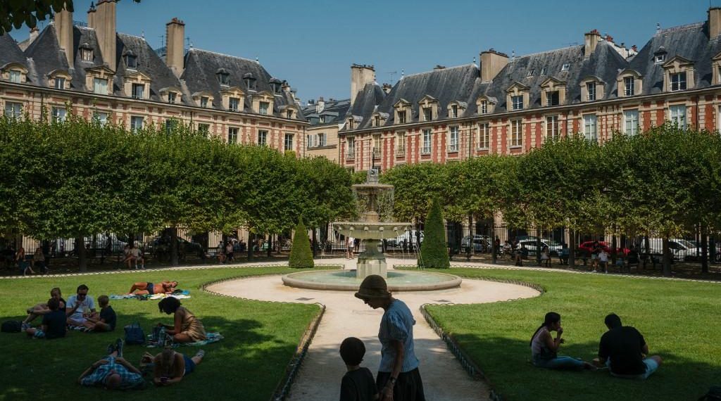 Paris : un projet de logements sociaux sur la place des Vosges créé la discorde