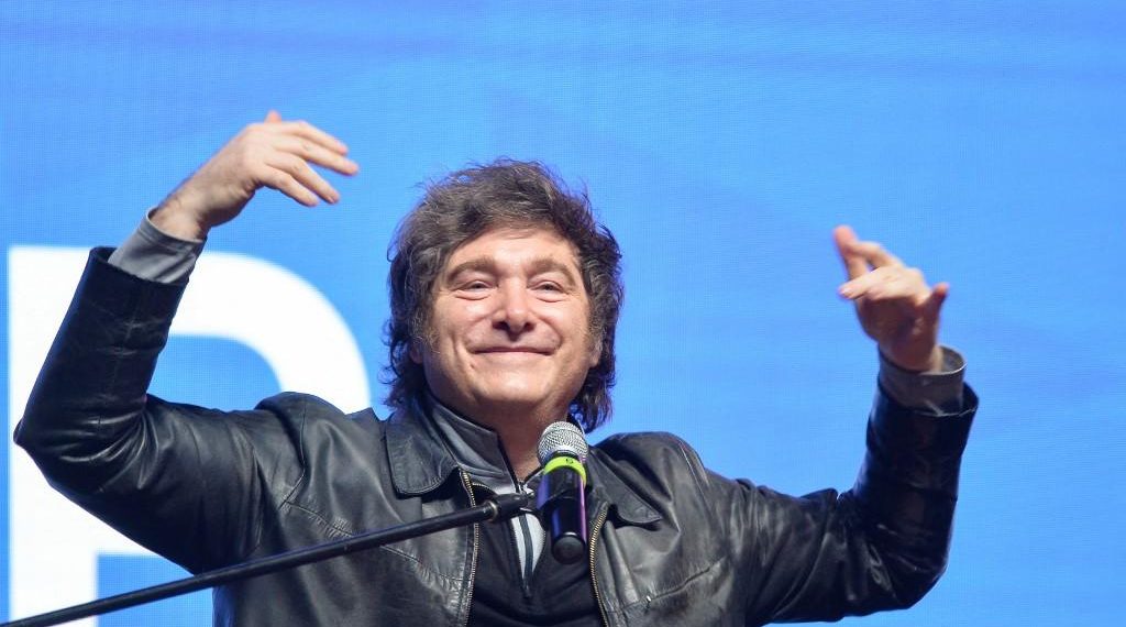 Que veut dire le slogan «Afuera» ?