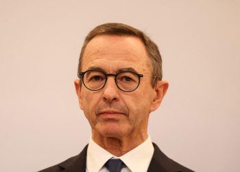 Suspension de la réforme des retraites : Retailleau se dit «effaré par la lâcheté du gouvernement»